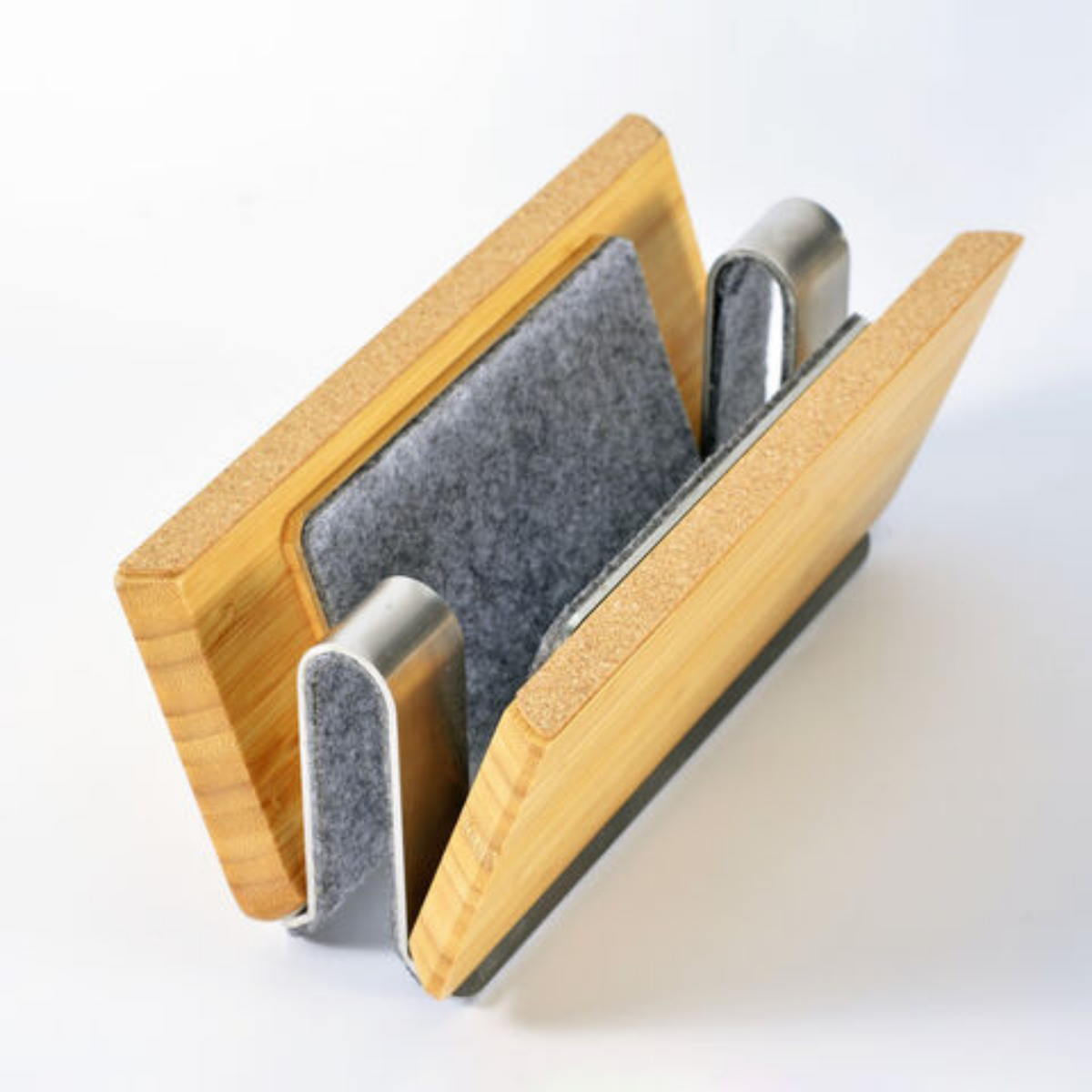 Stand vertical para computador de madera