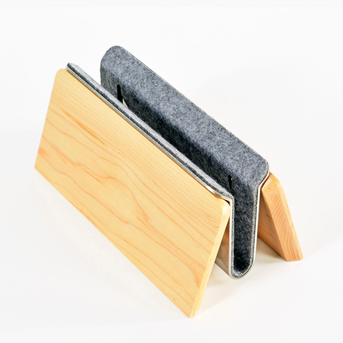 Stand vertical para computador de madera